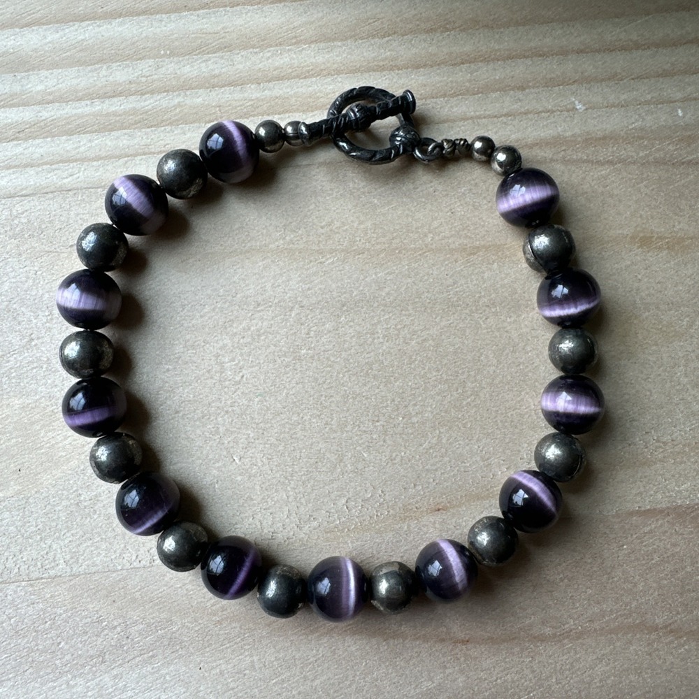 Vintage Beaded Bracelet 7 Inch Cat‎ Eye Purple Black Optic Glass Silver Toggle